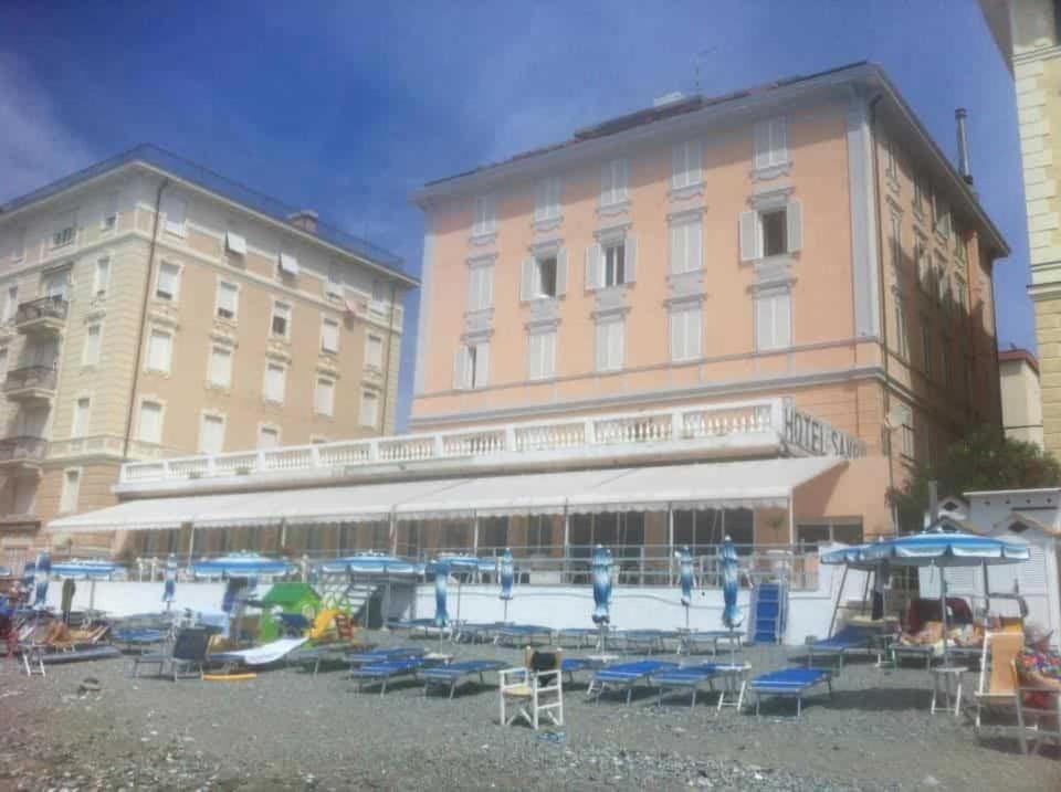 Hotel Savoy Varraze Exterior foto