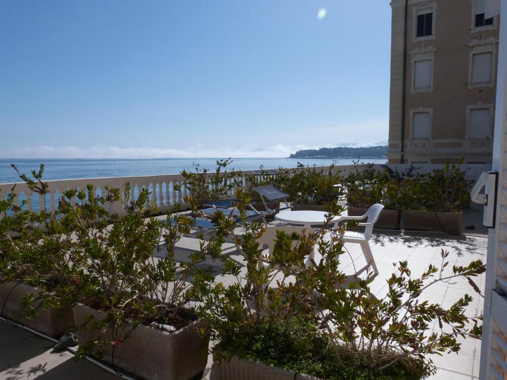 Hotel Savoy Varraze Exterior foto